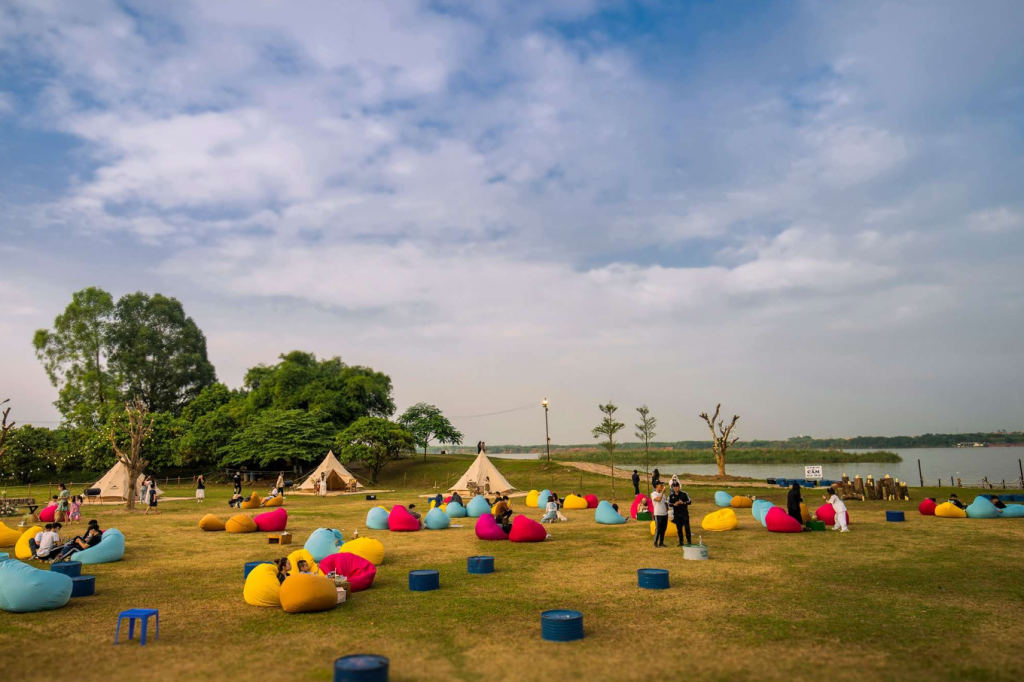 Thuê lều Cắm trại Bãi Đá Sông Hồng
